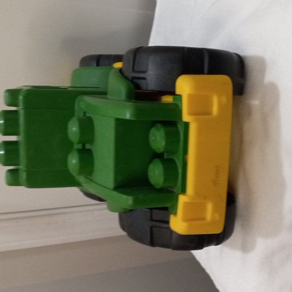 John Deere Mega Bloks Lil' Tractor - Picture 6 of 8